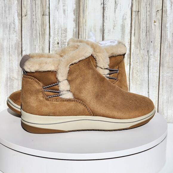 NEW - Clarks Women's Breeze Faux Fur Booties - Size 5 M - Dark Tan/ Brown - Picture 3 of 9